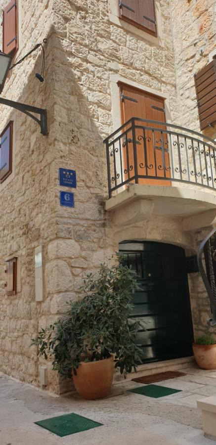 Vila Skrlec Baška Voda Exteriör bild